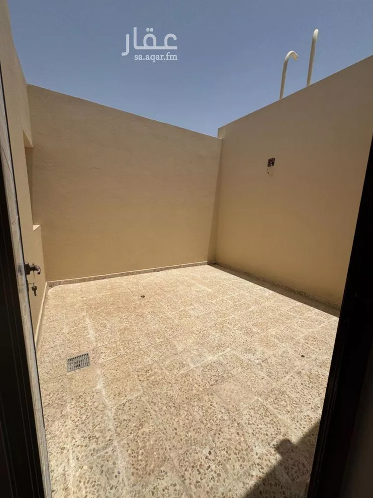 فيلا للبيع في شارع أحمد بن ناصر الكناني, حي العوالي, مدينة الرياض, منطقة الرياض صورة 4