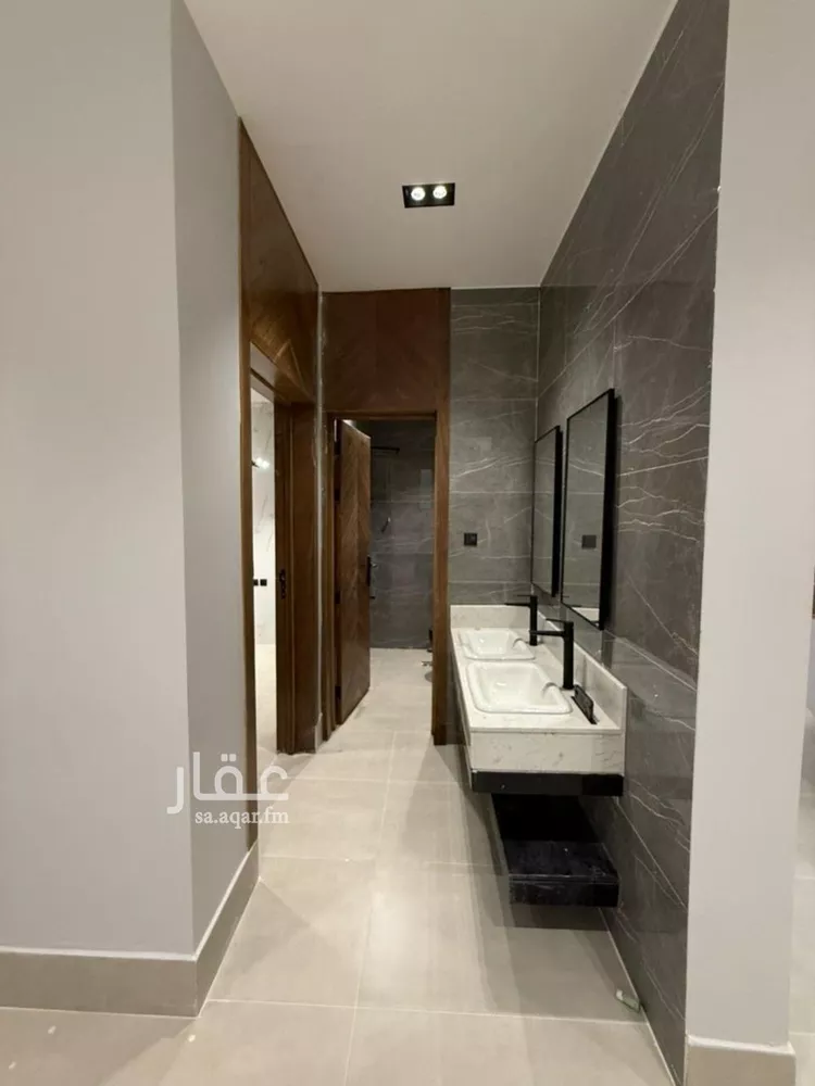 دور للبيع في شارع ابن الطيلسان القرطبي, حي عكاظ, مدينة الرياض, منطقة الرياض صورة 3