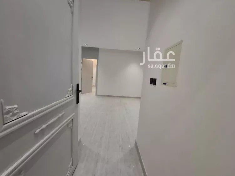 دور للبيع في شارع الامام مسلم, حي بدر, مدينة الرياض, منطقة الرياض صورة 3