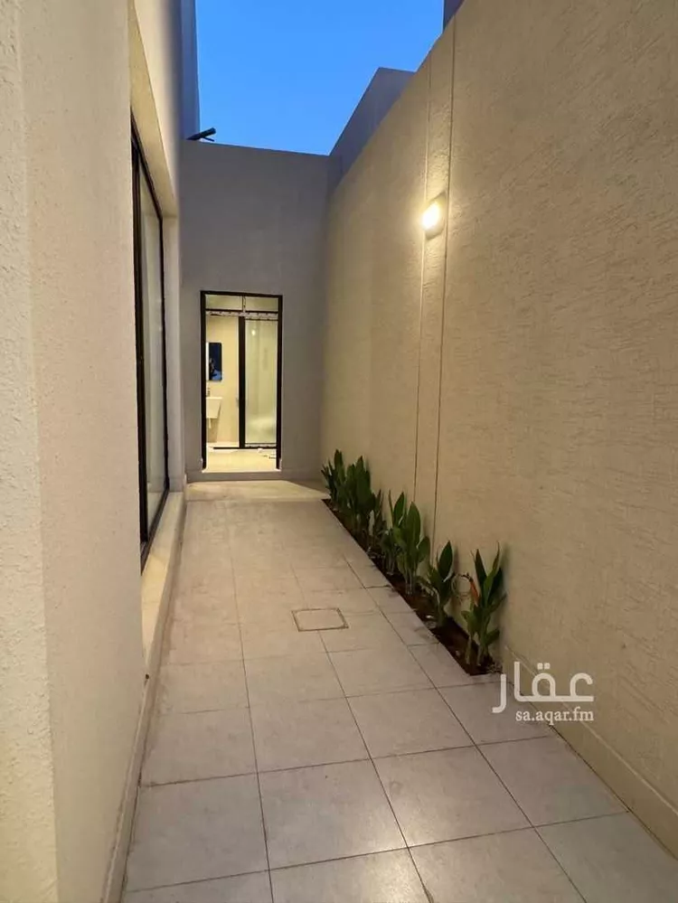 Floor for Sale in Riyadh Az Zahrah