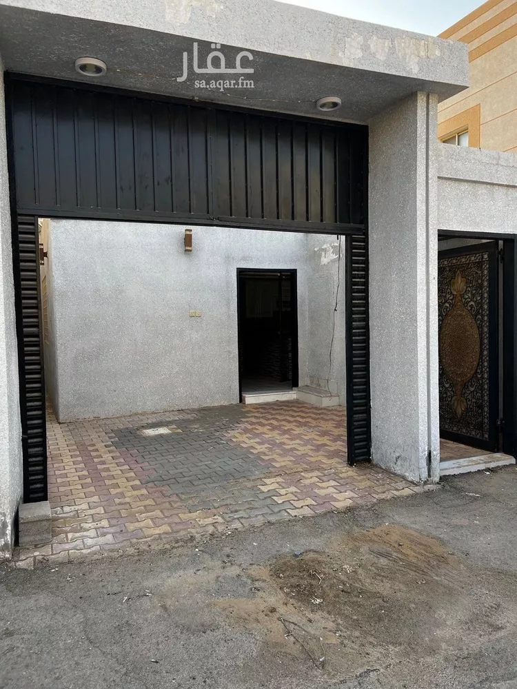دور للبيع في شارع البدر البشتكي, حي الصفاء, مدينة بريدة, منطقة القصيم صورة 2