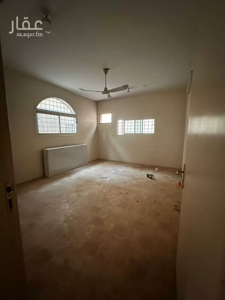 فيلا للإيجار في شارع الحكم بن حيان العبدي, حي المنتزة الغربي, مدينة بريدة, منطقة القصيم صورة 2