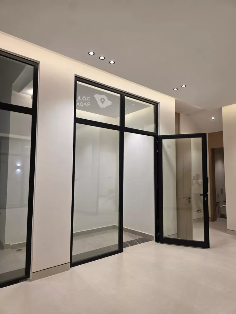 Villa for Sale in Riyadh Al Yarmouk 17