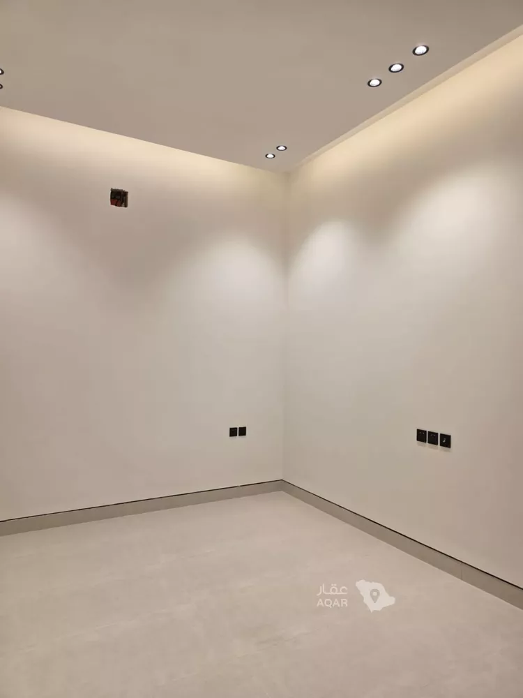 Villa for Sale in Riyadh Al Yarmouk 7