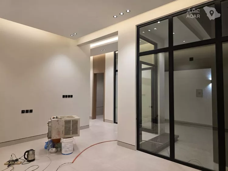 Villa for Sale in Riyadh Al Yarmouk 11