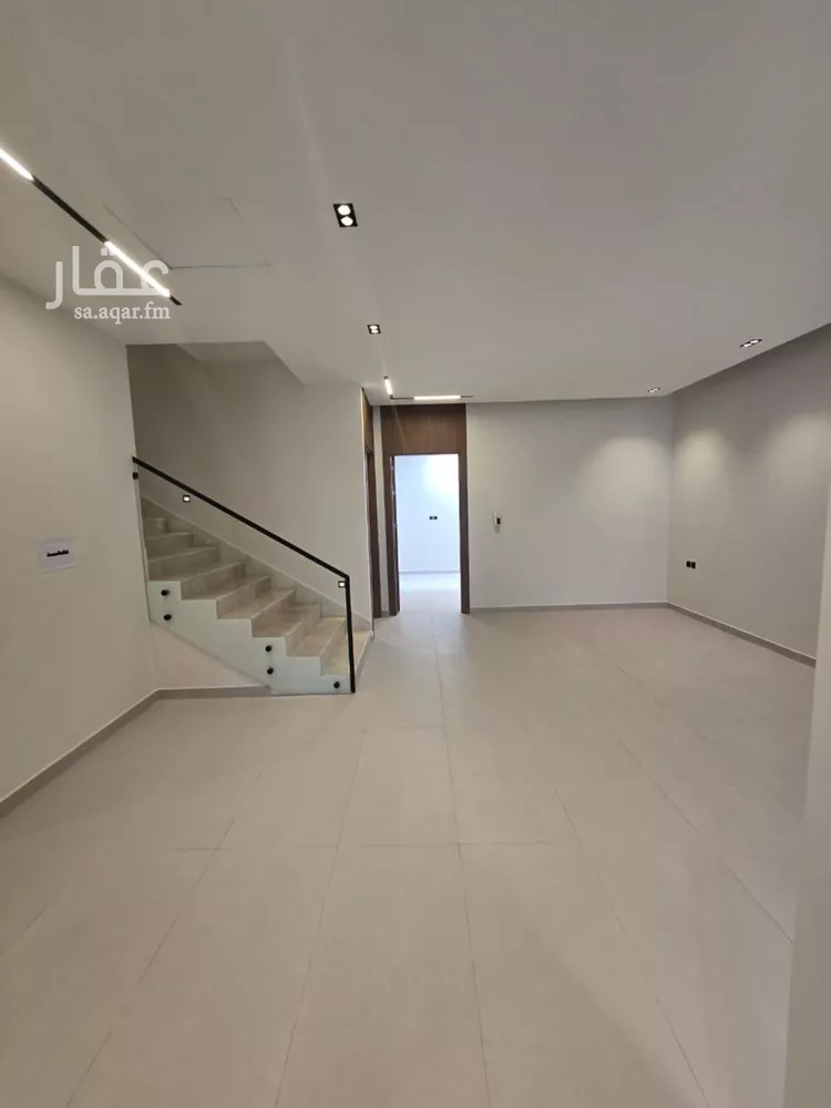 دور للبيع في شارع رقم 372, حي المونسية, مدينة الرياض, منطقة الرياض صورة 5