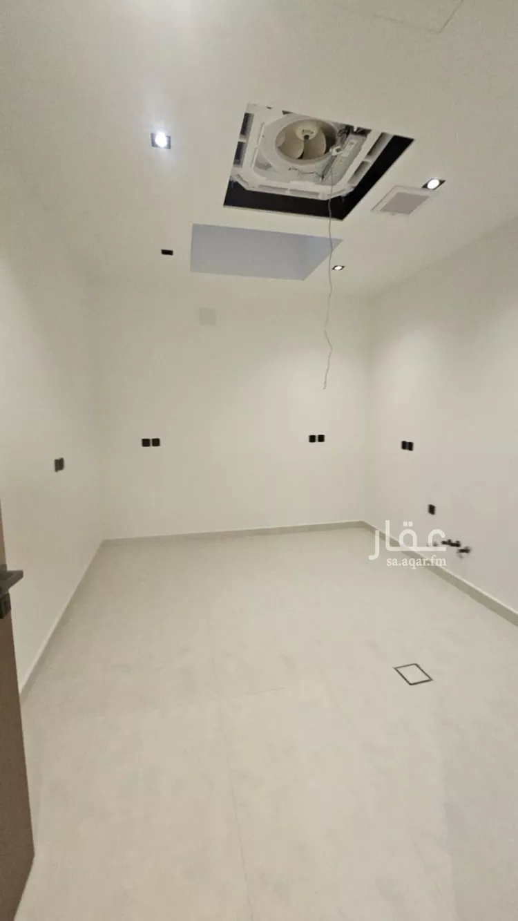 فيلا للبيع في شارع عبدالله بن صالح بن مشخص, حي الفاروق, مدينة الرياض, منطقة الرياض 13