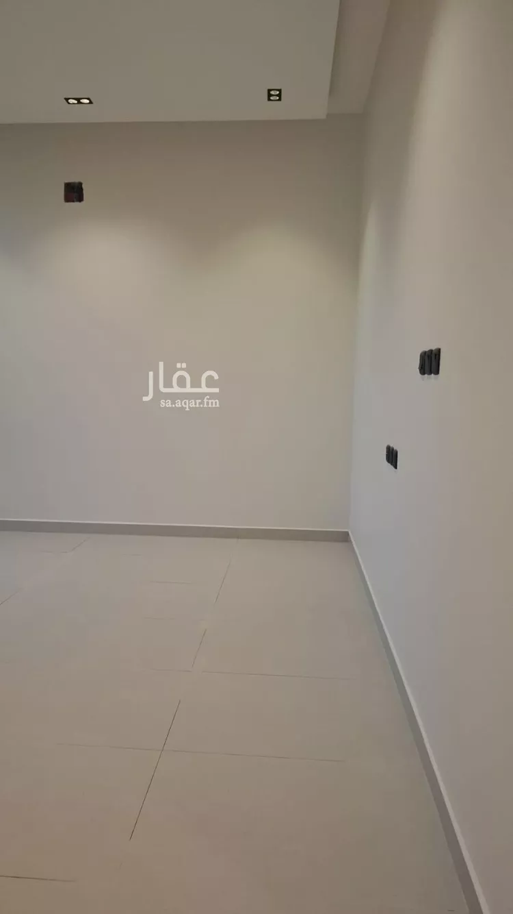 دور للبيع في شارع رقم 105, حي المونسية, مدينة الرياض, منطقة الرياض 8