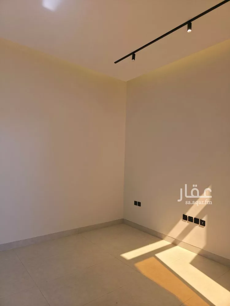 فيلا للبيع في شارع الفرعية, حي غرناطة, مدينة الرياض, منطقة الرياض 11