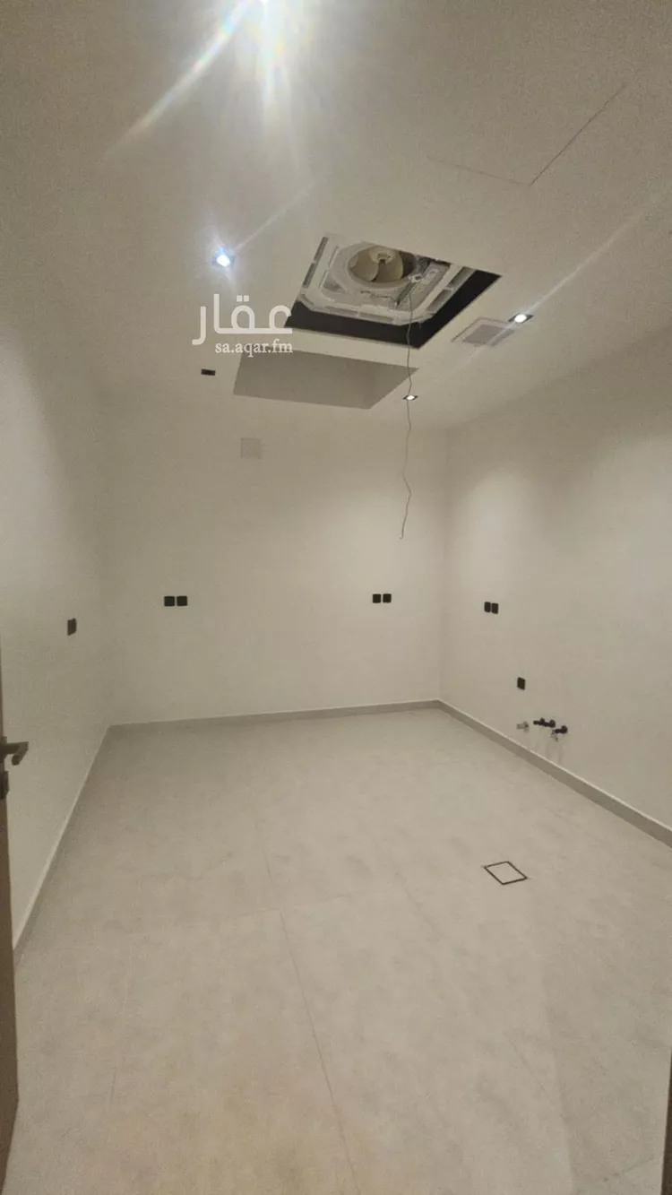 فيلا للبيع في شارع عبدالله بن صالح بن مشخص, حي الفاروق, مدينة الرياض, منطقة الرياض 15