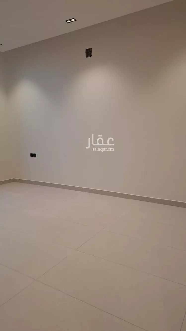 دور للبيع في شارع رقم 105, حي المونسية, مدينة الرياض, منطقة الرياض 15