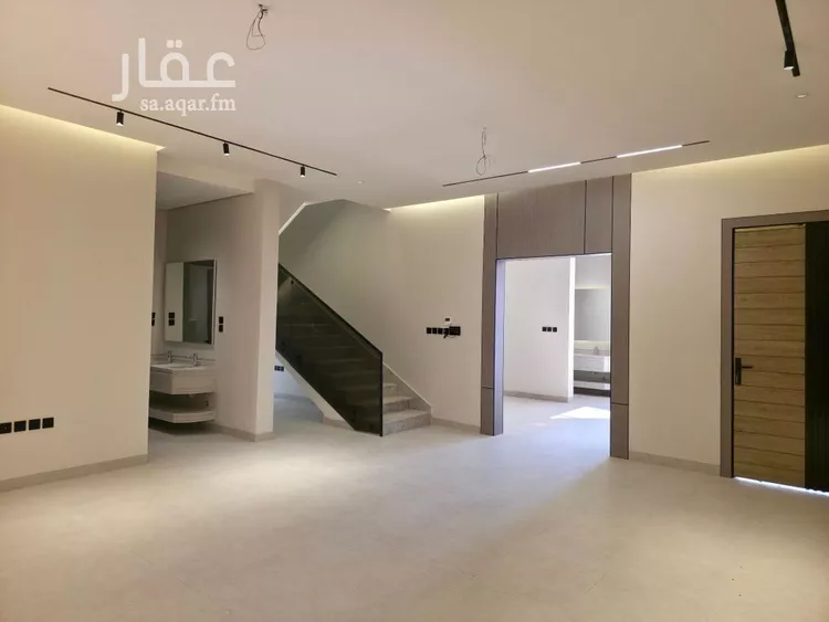 فيلا للبيع في شارع الفرعية, حي غرناطة, مدينة الرياض, منطقة الرياض صورة 4