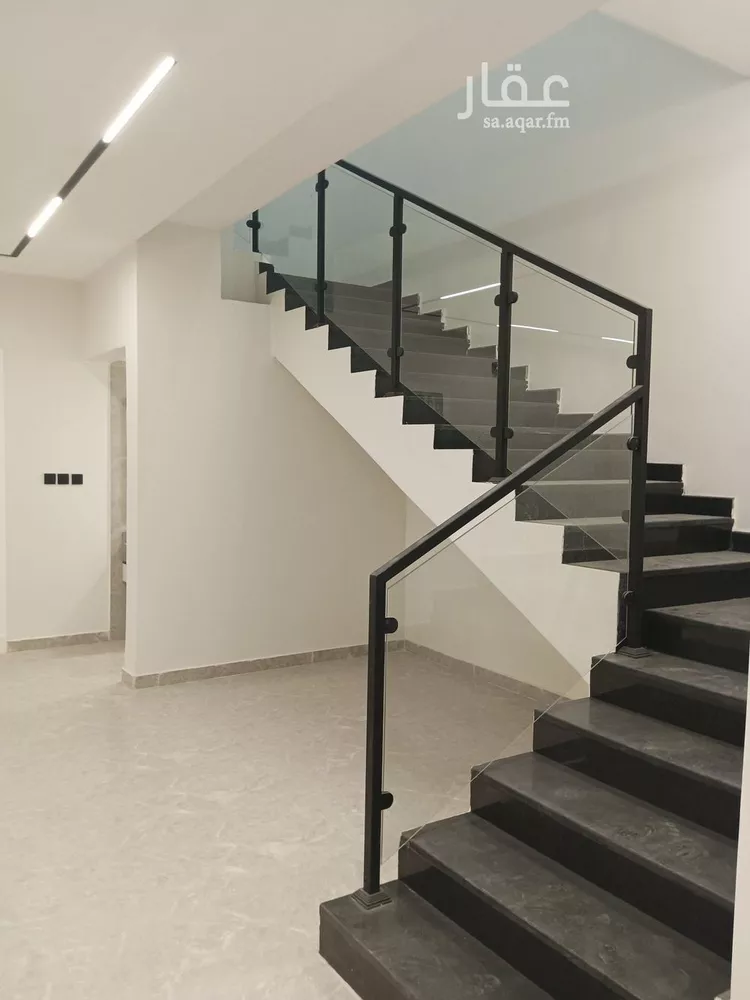 فيلا للبيع في شارع ابن زهر, حي السعادة, مدينة الرياض, منطقة الرياض صورة 5