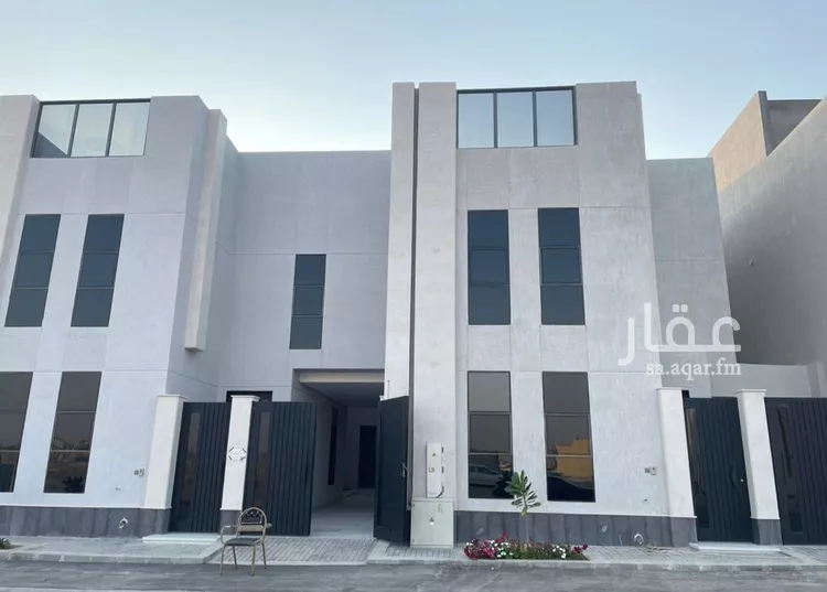 فيلا للبيع في شارع احمد الكازرونى, حي المهدية, مدينة الرياض, منطقة الرياض صورة 2