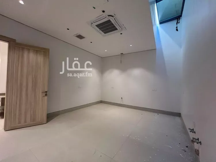 فيلا للبيع في شارع أبي الحسن الأسفرائيني, حي المهدية, مدينة الرياض, منطقة الرياض 21