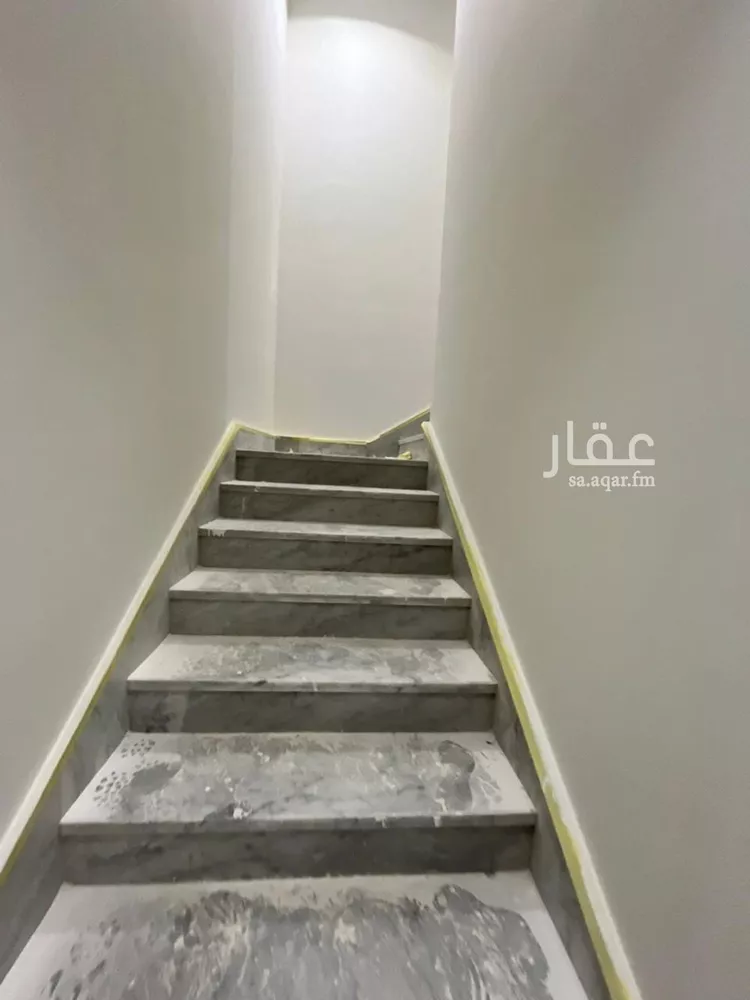 فيلا للبيع في شارع أبي زرعة الهمذاني, حي المهدية, مدينة الرياض, منطقة الرياض 20