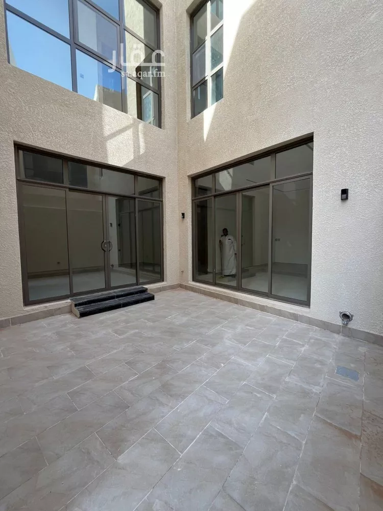 فيلا للبيع في شارع أحمد مفتي المكي الحنفي, حي المهدية, مدينة الرياض, منطقة الرياض صورة 5