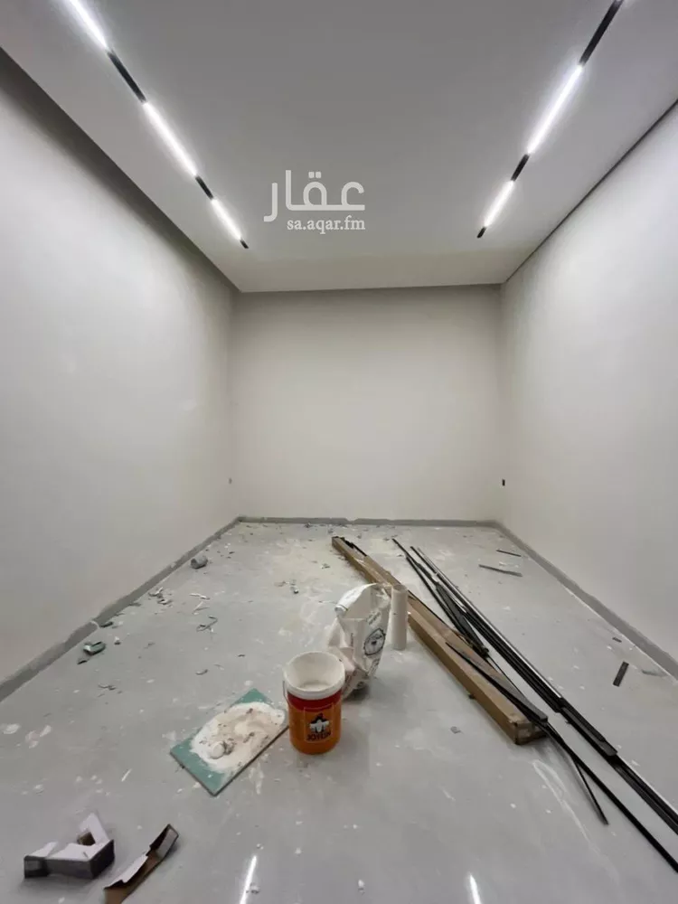 فيلا للبيع في شارع أبي زرعة الهمذاني, حي المهدية, مدينة الرياض, منطقة الرياض 12