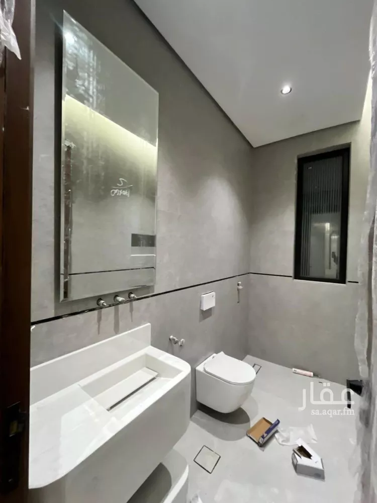 فيلا للبيع في شارع أبي زرعة الهمذاني, حي المهدية, مدينة الرياض, منطقة الرياض 11