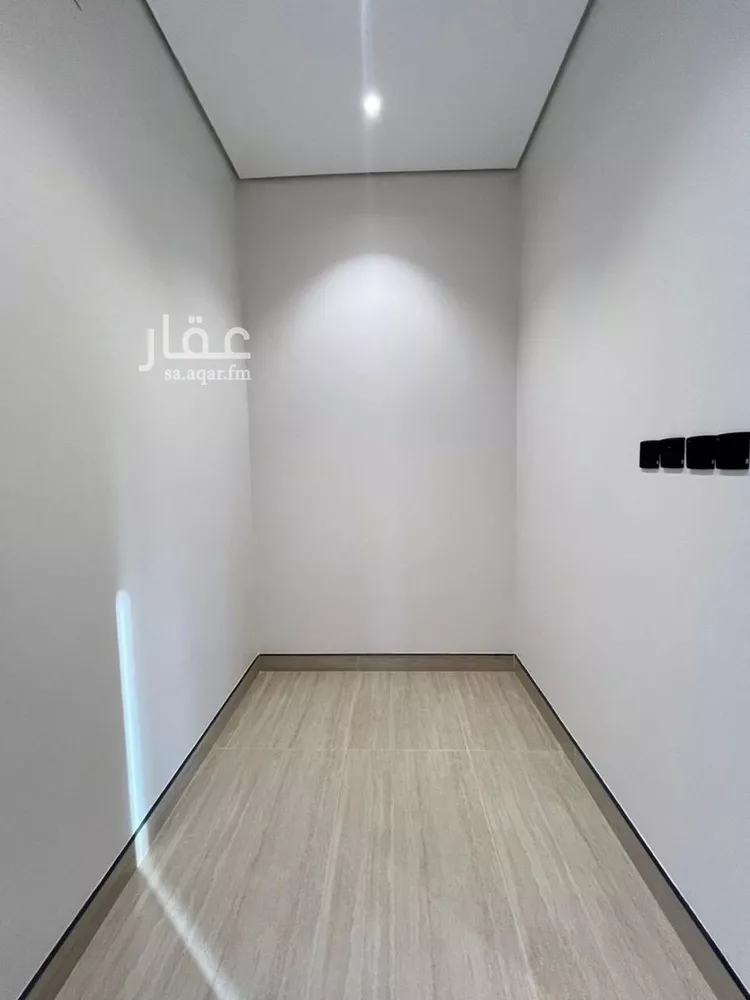 فيلا للبيع في شارع أبي العباس الصقلي, حي المهدية, مدينة الرياض, منطقة الرياض 24
