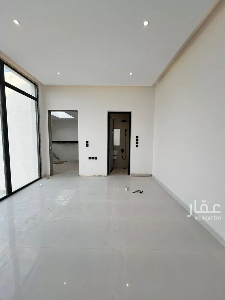 فيلا للبيع في شارع عبدالقادر بن عبدالوارث, حي المهدية, مدينة الرياض, منطقة الرياض 25