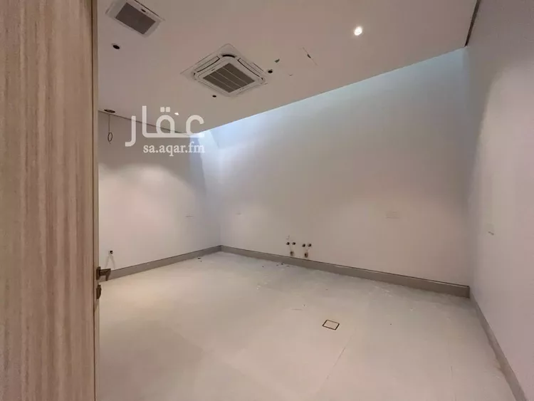 فيلا للبيع في شارع أبي الحسن الأسفرائيني, حي المهدية, مدينة الرياض, منطقة الرياض 18