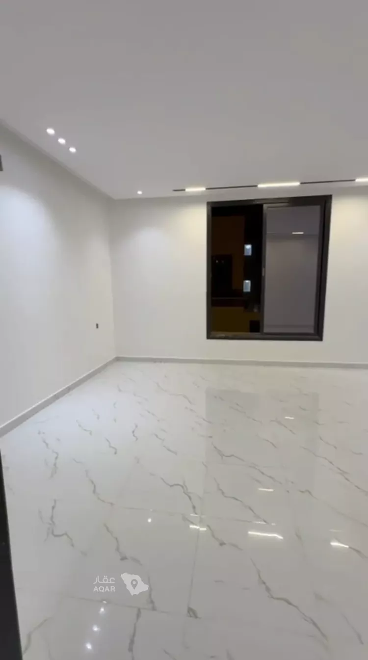 Floor for Rent in Riyadh Al Janadriyah 2