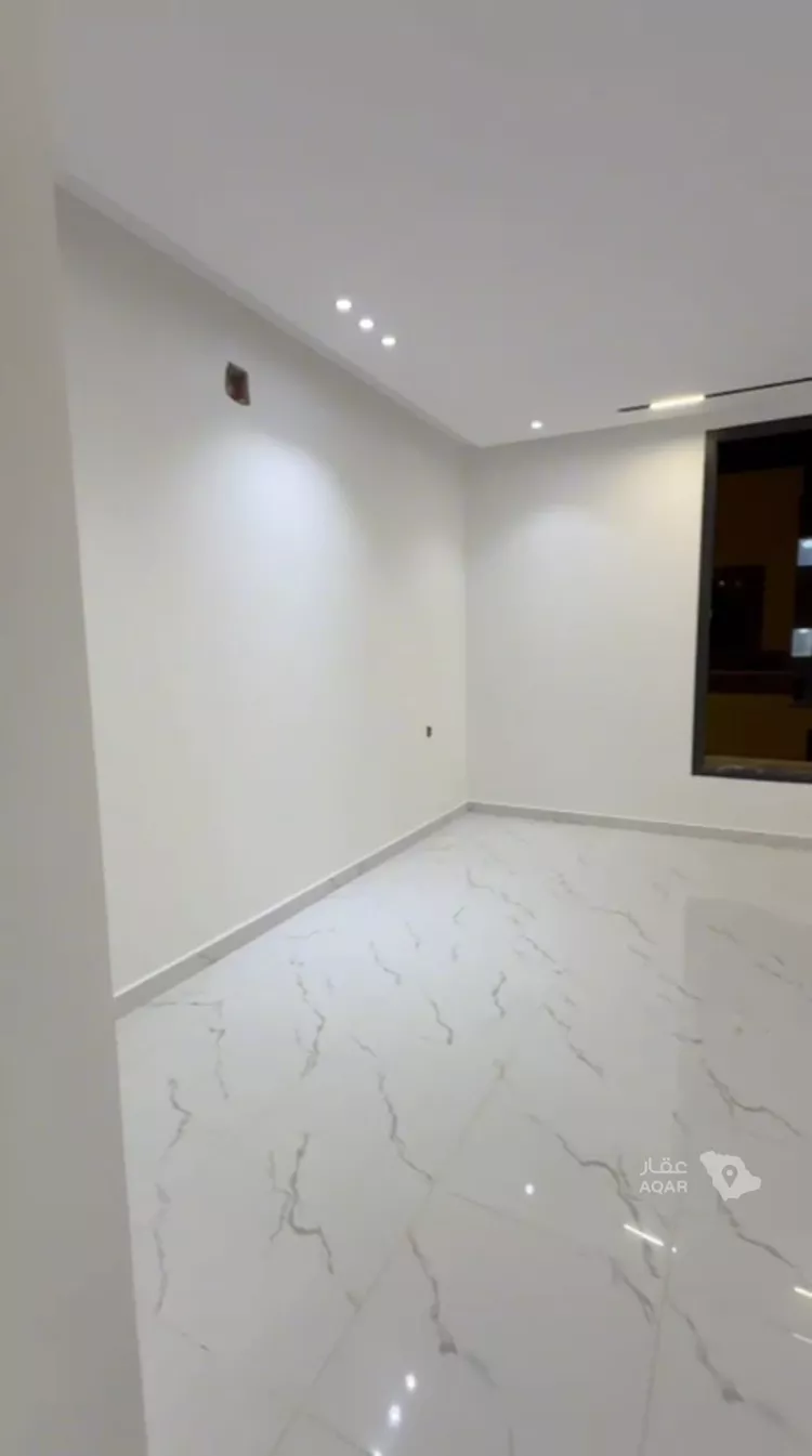 Floor for Rent in Riyadh Al Janadriyah 4