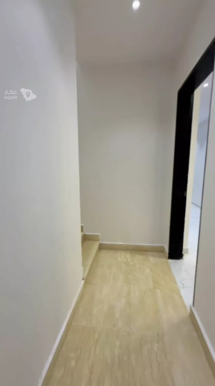 Floor for Rent in Riyadh Al Janadriyah 8