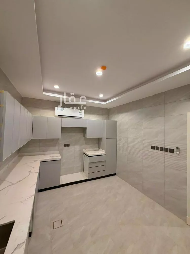 عمارة للإيجار في شارع السيل الكبير, حي المهدية, مدينة الرياض, منطقة الرياض 11