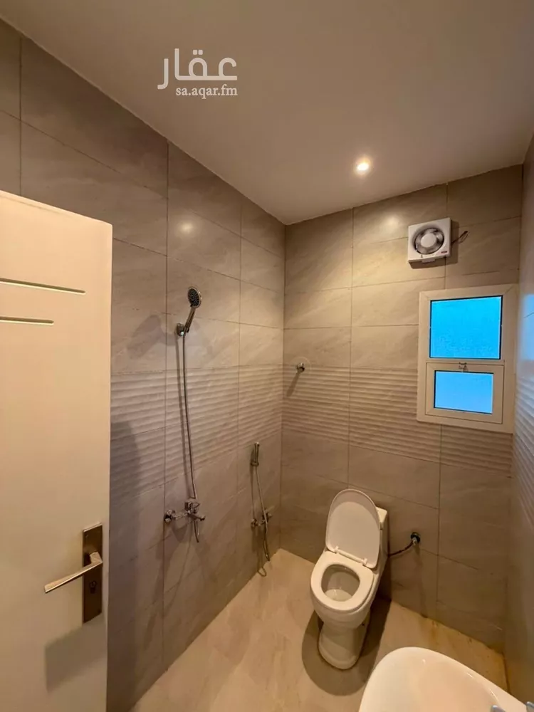 عمارة للإيجار في شارع السيل الكبير, حي المهدية, مدينة الرياض, منطقة الرياض 9
