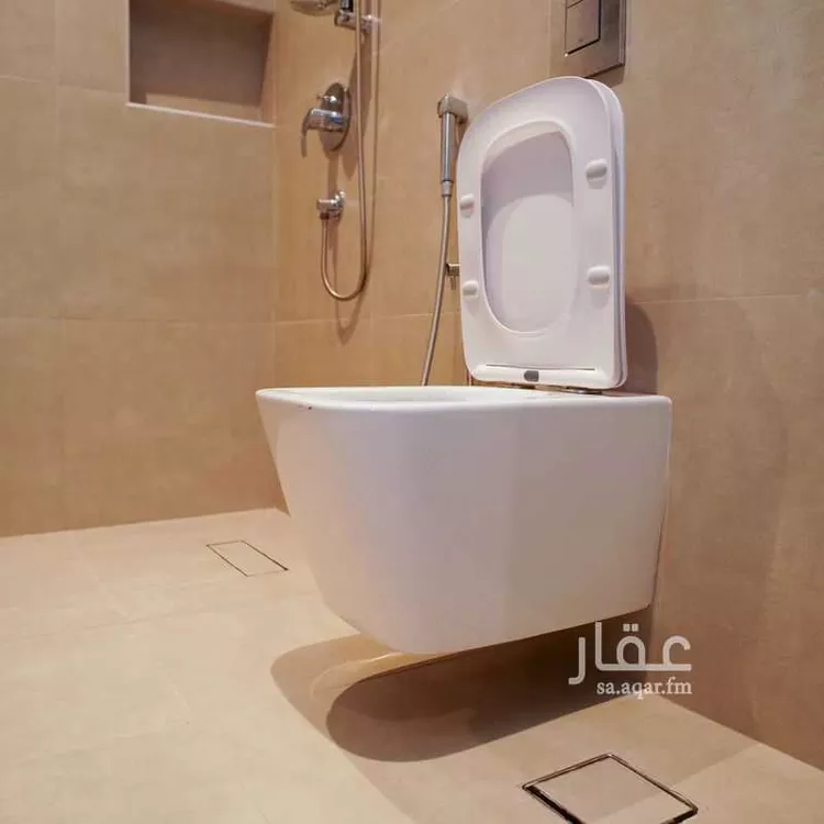 Floor for Sale in Riyadh Al Arid 21