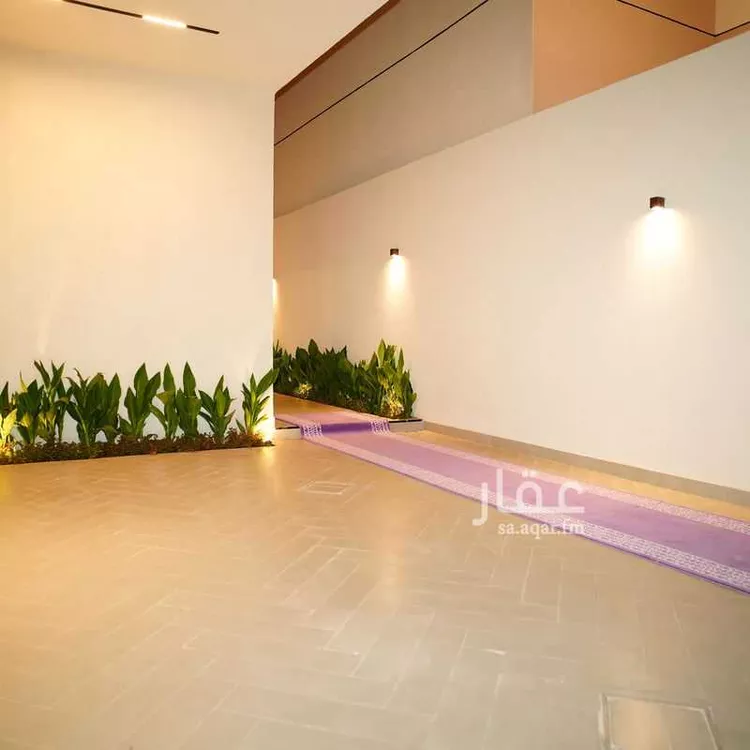 Floor for Sale in Riyadh Al Arid 10