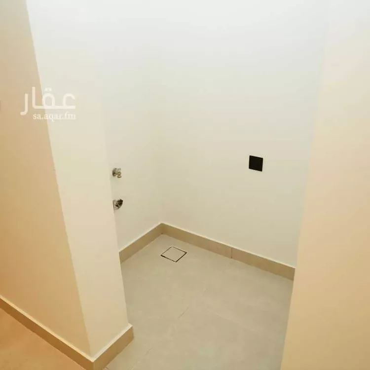 Floor for Sale in Riyadh Al Arid 18