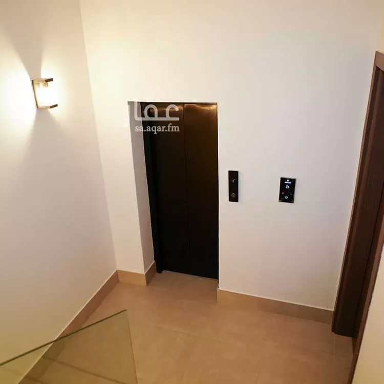 Floor for Sale in Riyadh Al Arid 9