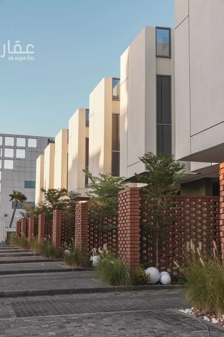 فيلا للبيع في شارع القناعة, حي النزهة, مدينة الدمام, المنطقة الشرقية صورة 2