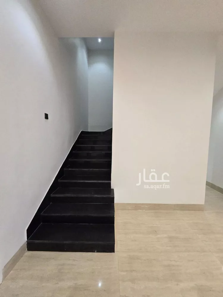 فيلا للبيع في شارع الحسيبي, حي العريجاء الغربي, مدينة الرياض, منطقة الرياض صورة 4