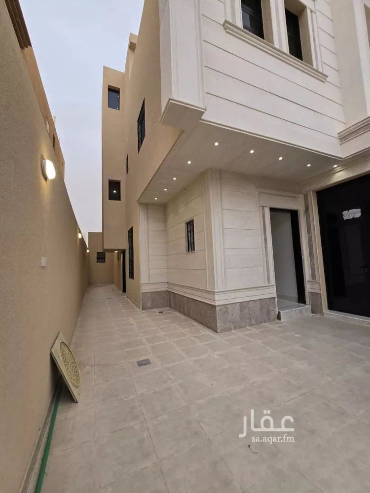 فيلا للبيع في شارع الحسيبي, حي العريجاء الغربي, مدينة الرياض, منطقة الرياض 1 صورة