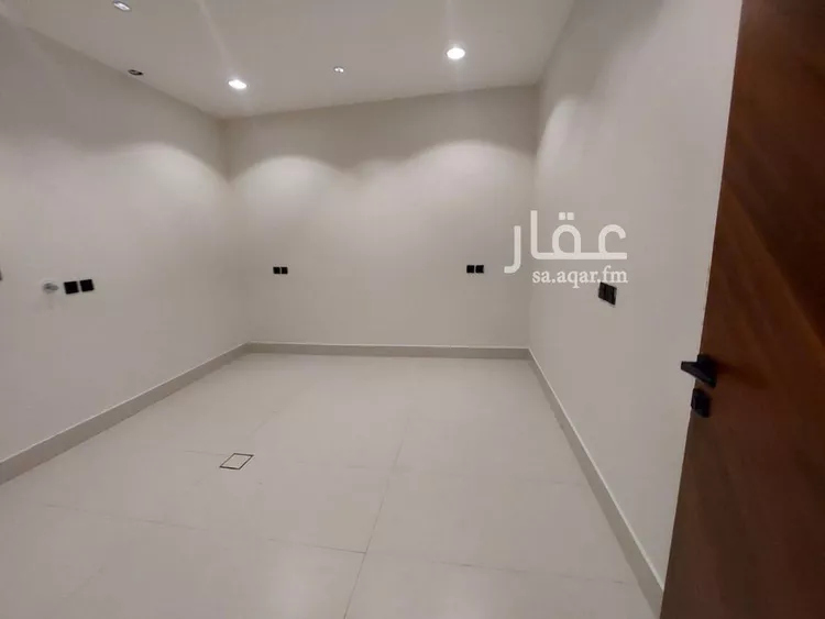 Floor for Sale in Riyadh Dhahrat Namar 17