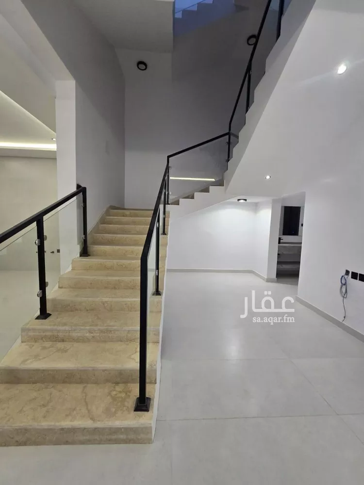 Villa for Sale in Riyadh Shubra 10