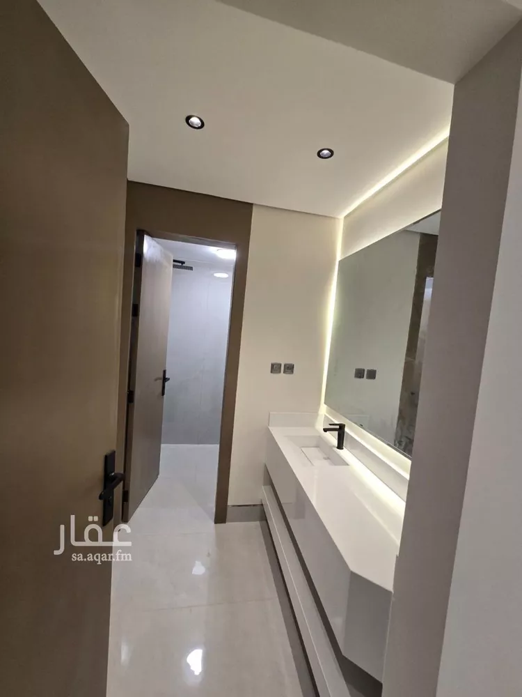 فيلا للبيع في شارع الحسيبي, حي العريجاء الغربي, مدينة الرياض, منطقة الرياض 17