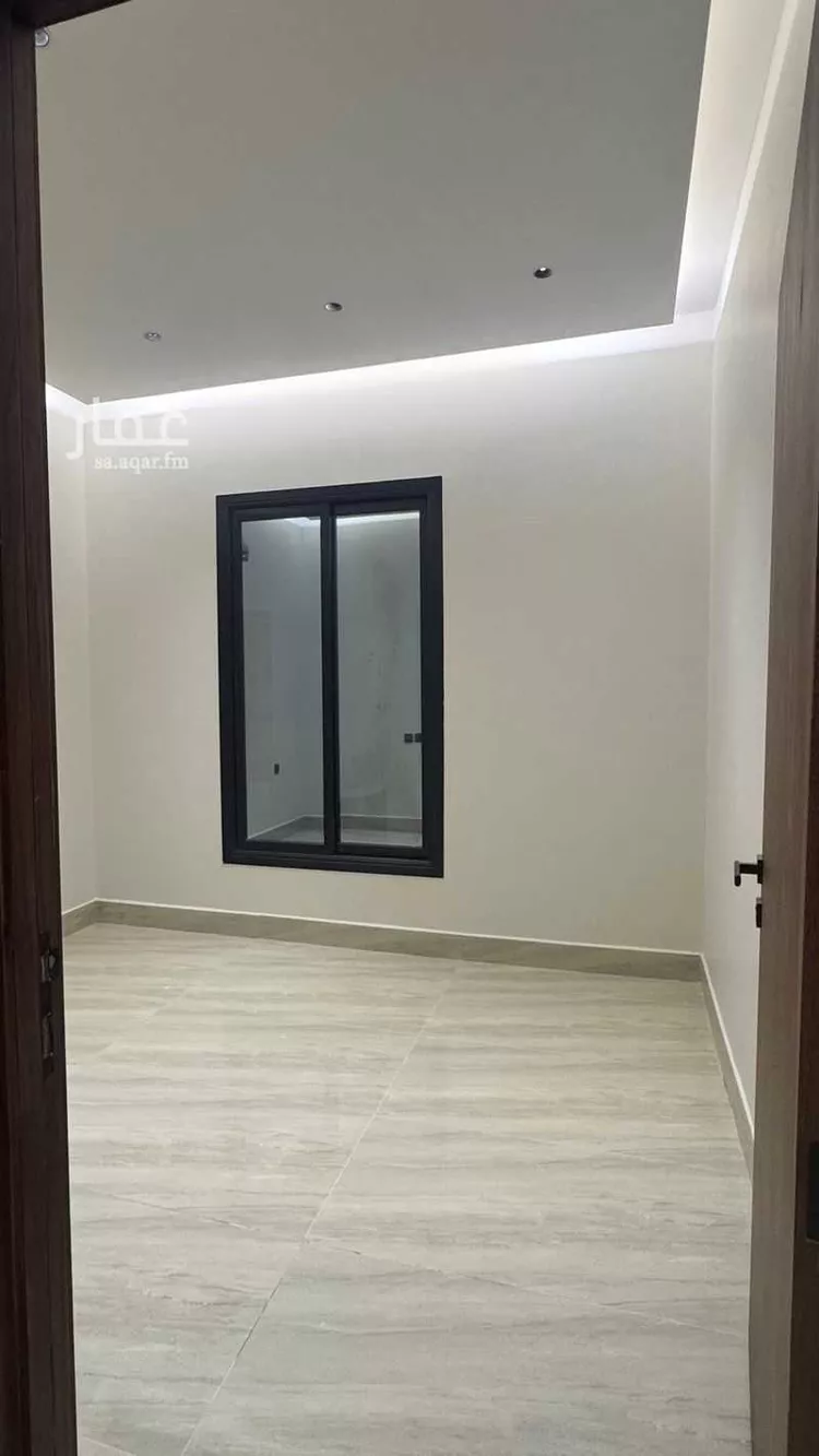Floor for Sale in Riyadh Dirab 12