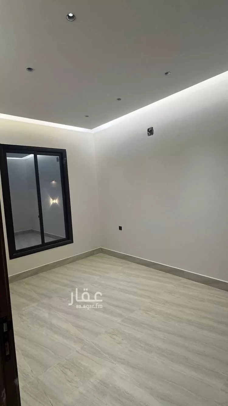 Floor for Sale in Riyadh Dirab 20