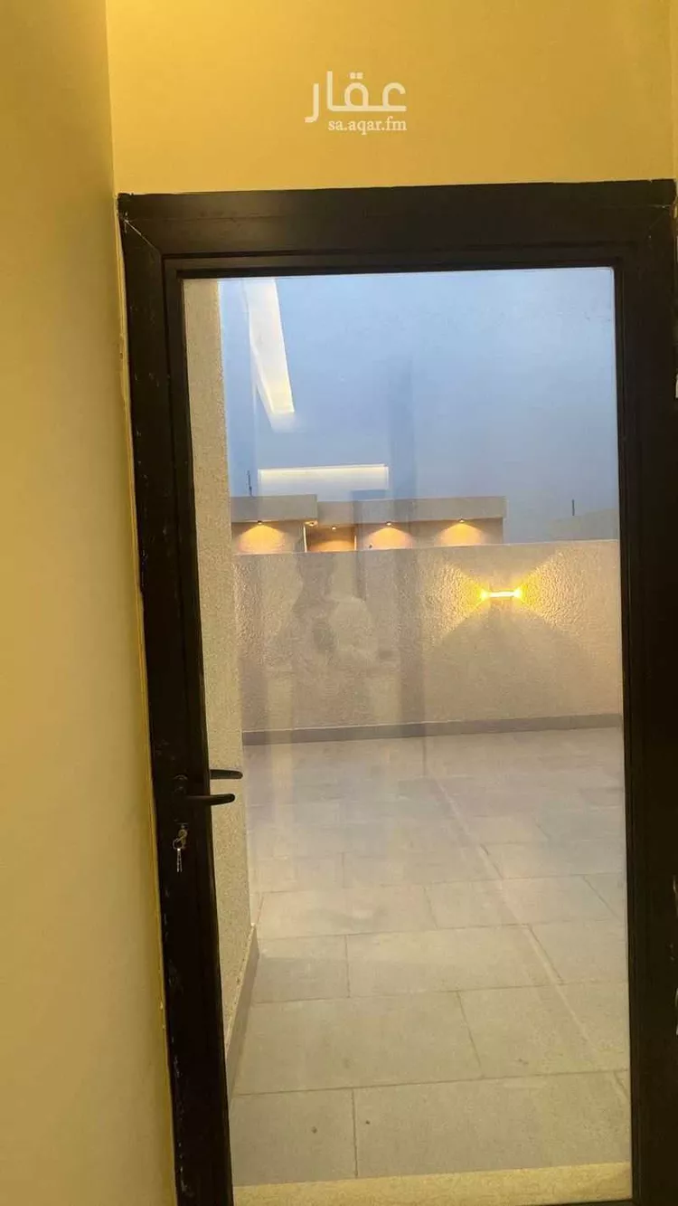 Floor for Sale in Riyadh Dirab 18