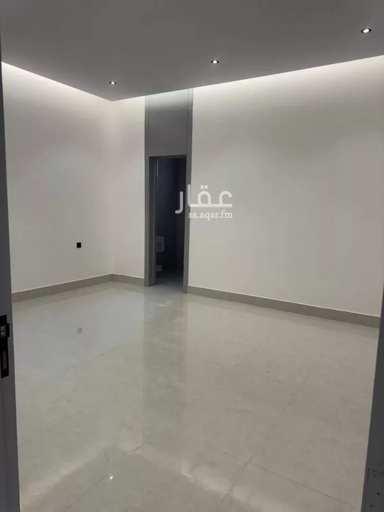 Floor for Sale in Riyadh Dirab 9