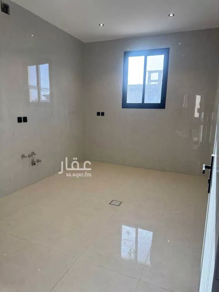 Floor for Sale in Riyadh Dirab 7