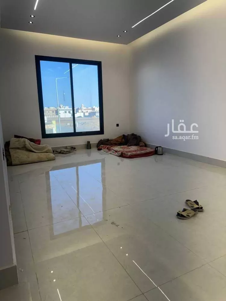 Floor for Sale in Riyadh Dirab 10