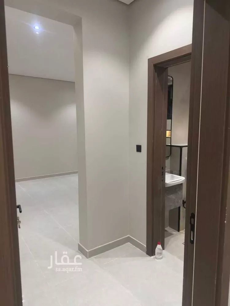 دور للبيع في شارع عبدالله بن محمد العقيل, حي ضاحية نمار, مدينة الرياض, منطقة الرياض 8