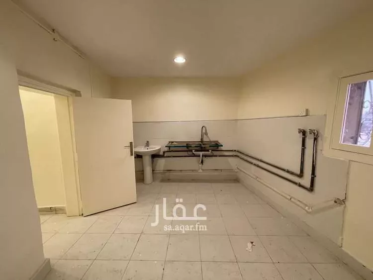 عمارة للبيع في شارع عبدالله بن خراش, حي بنى عبد الأشهل, مدينة المدينة المنورة, منطقة المدينة المنورة صورة 5