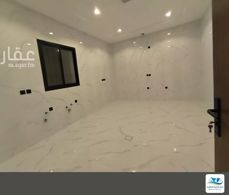 فيلا للبيع في شارع أبي سعيد الرومي, حي الدار البيضاء, مدينة الرياض, منطقة الرياض صورة 2